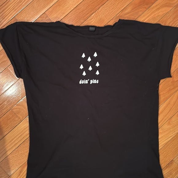 ‘Doing Pine’ Black Graphic Tee - Picture 2 of 6